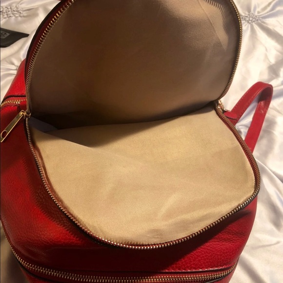 Red backpack - Picture 4 of 4